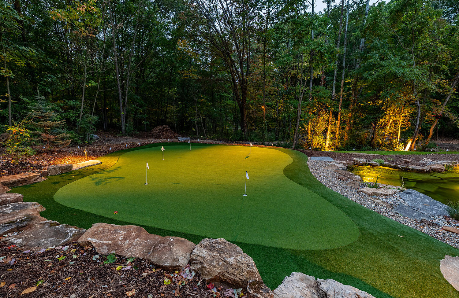 Queen Green Queen Green Logo